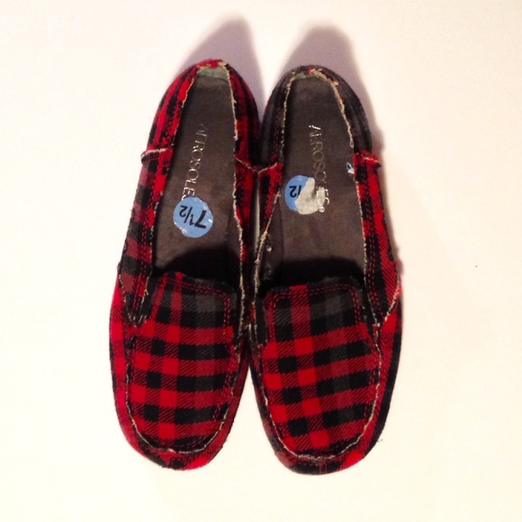 AEROSOLES Shoes - NWOT Plaid Aerosoles